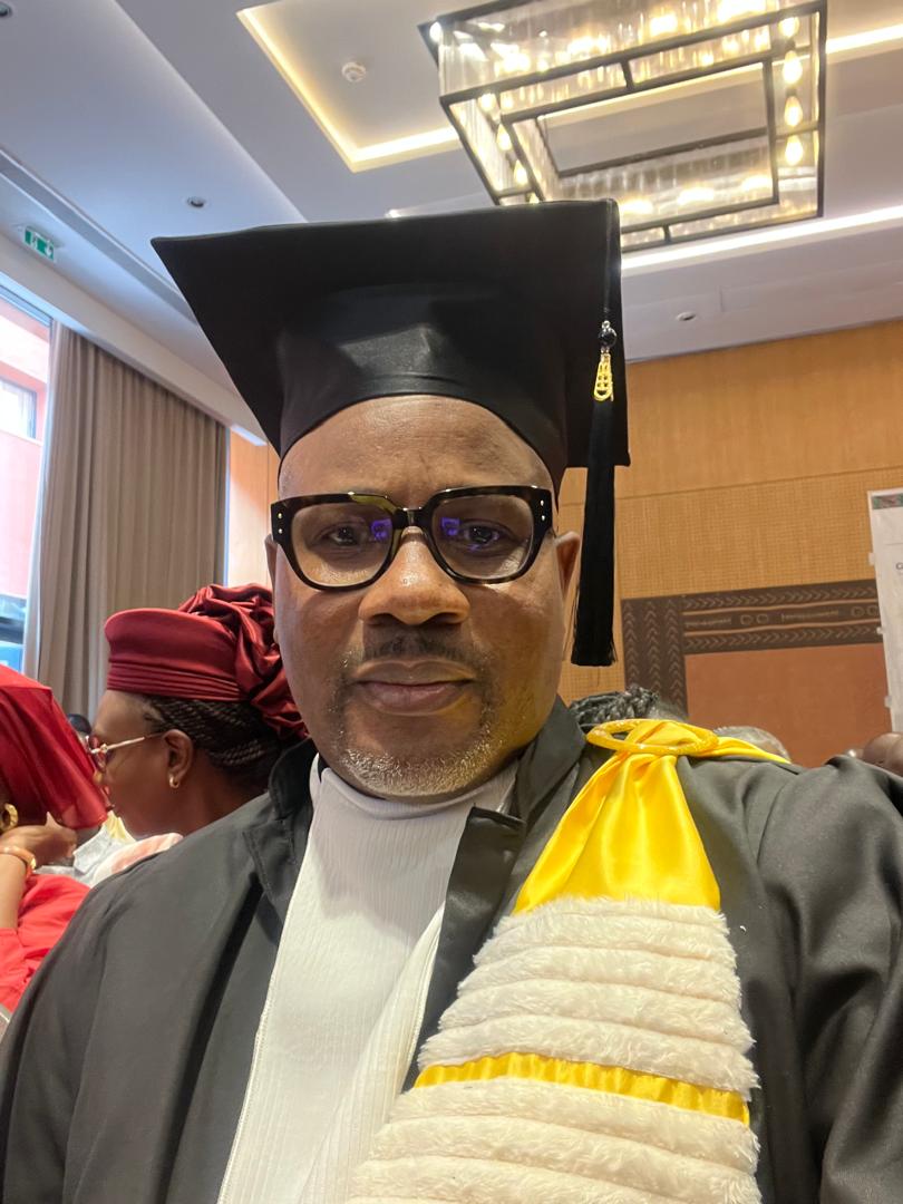 Un homme, une œuvre, un honneur : Isaac Sissokho consacré Docteur Honoris Causa