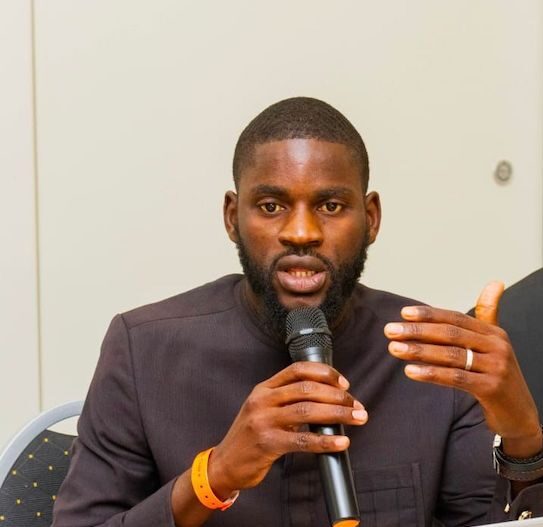 Mettre fin aux violences numériques : les 16 recommandations d’Assane Sy pour un espace digital plus sûr